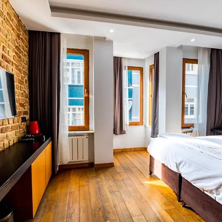 Xenia Taksim 3*