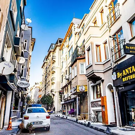 Xenia Taksim 3*