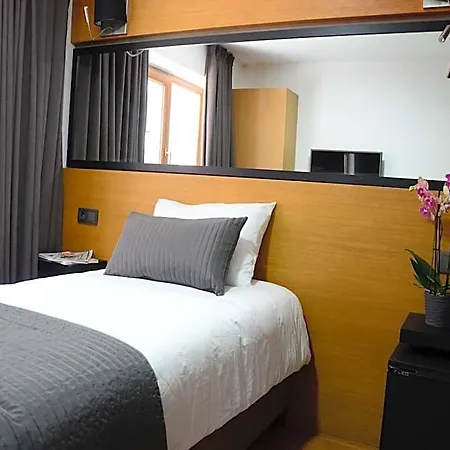 Xenia Taksim 3*